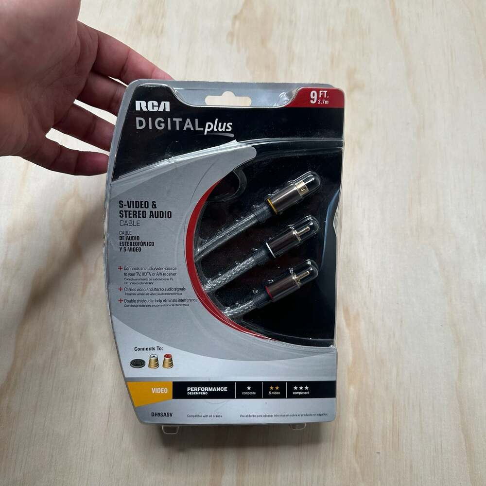 RCA Digital Plus S-Video and Stereo Audio Cable 9 ft DH9SASV